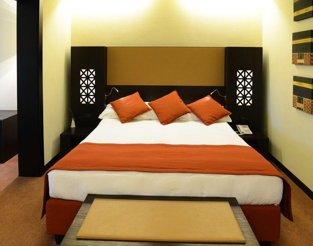 Lake Victoria Hotel เอนเทบเบ้ ภายนอก รูปภาพ