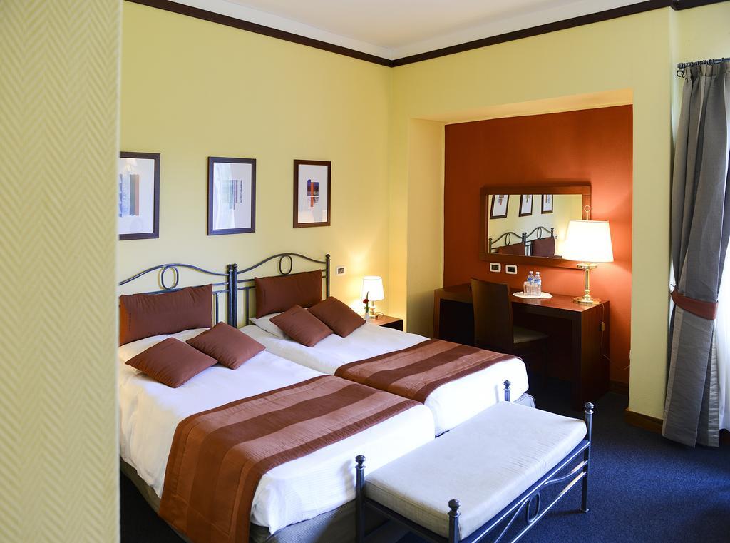 Lake Victoria Hotel เอนเทบเบ้ ห้อง รูปภาพ