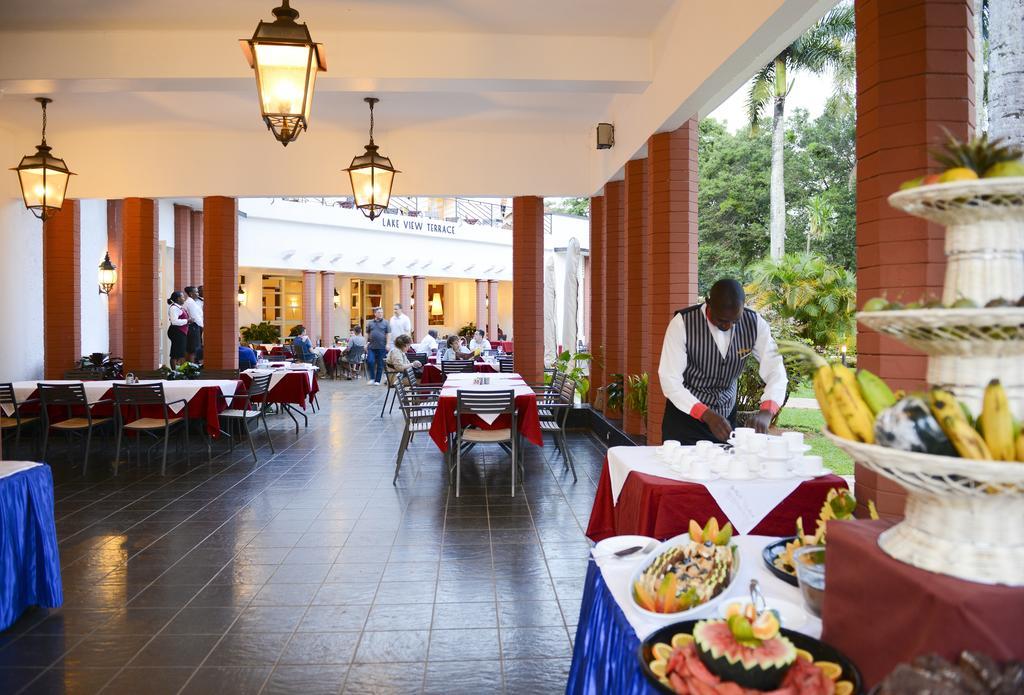 Lake Victoria Hotel เอนเทบเบ้ ภายนอก รูปภาพ