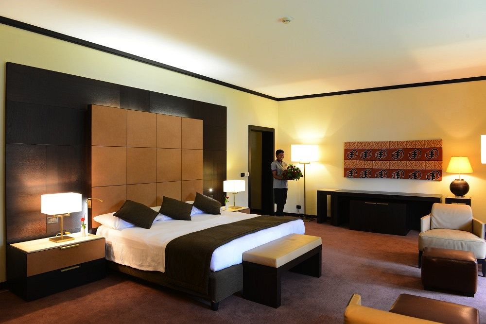 Lake Victoria Hotel เอนเทบเบ้ ภายนอก รูปภาพ