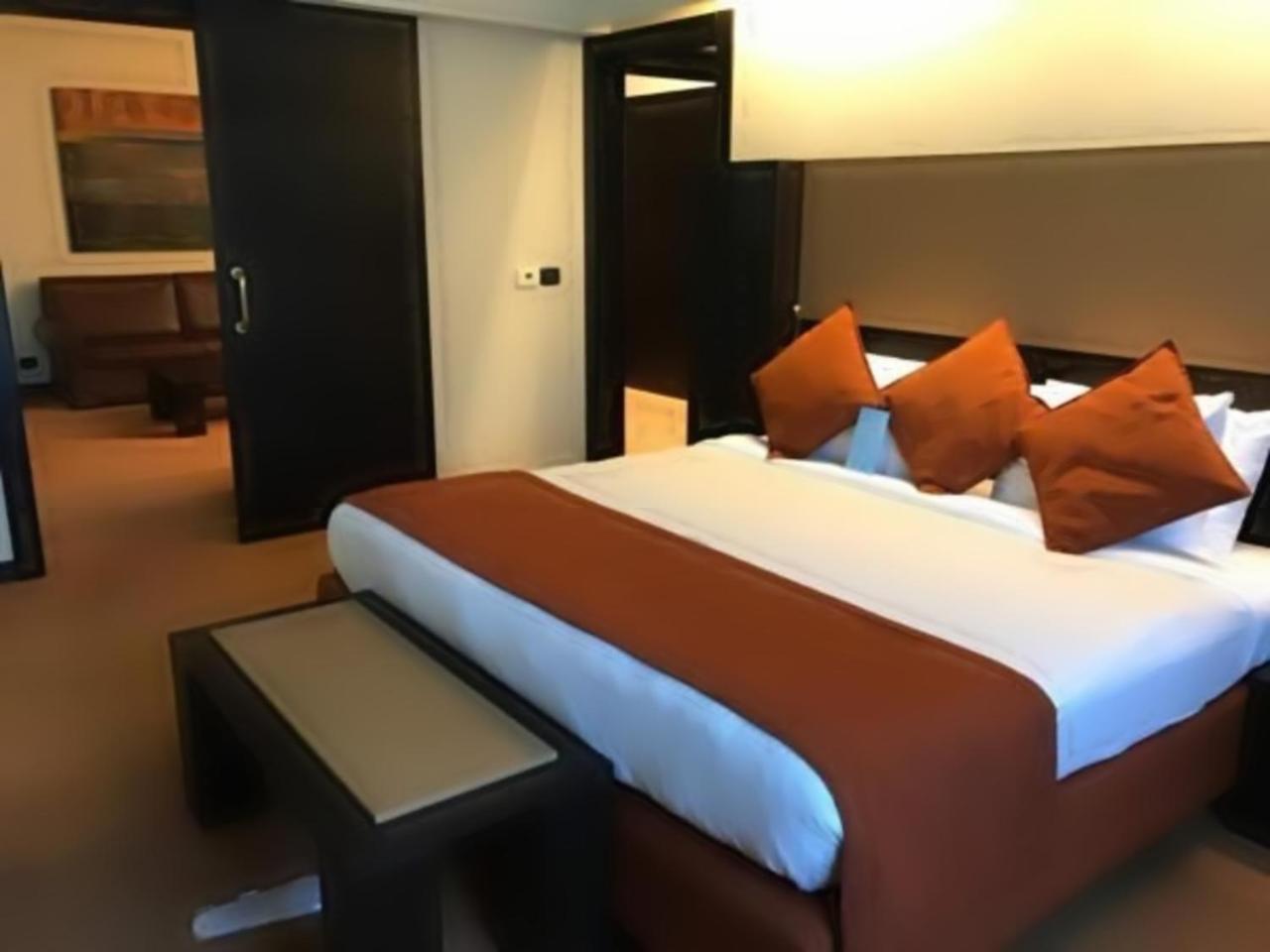 Lake Victoria Hotel เอนเทบเบ้ ภายนอก รูปภาพ