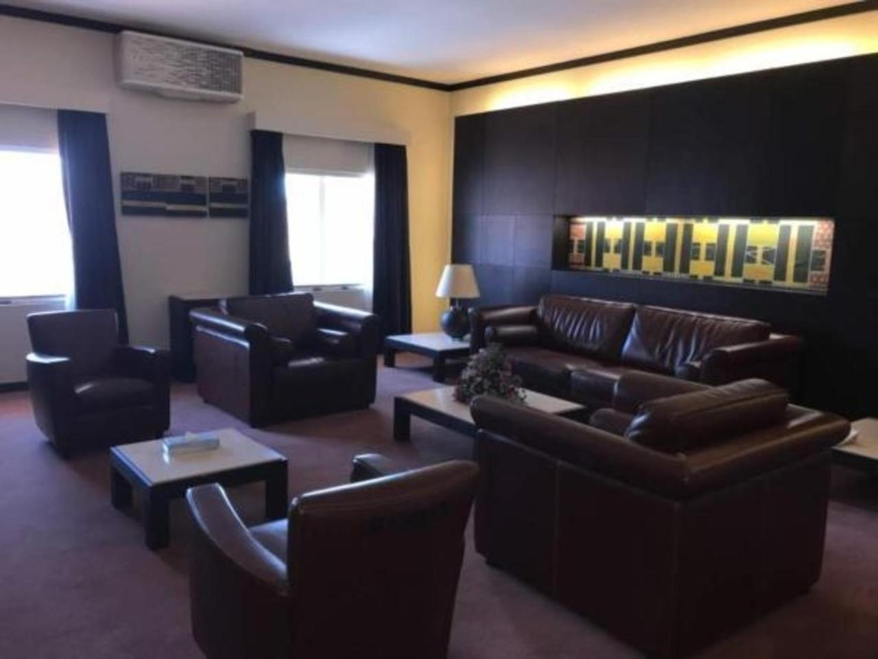 Lake Victoria Hotel เอนเทบเบ้ ภายนอก รูปภาพ
