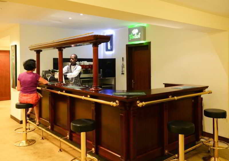 Lake Victoria Hotel เอนเทบเบ้ ภายนอก รูปภาพ